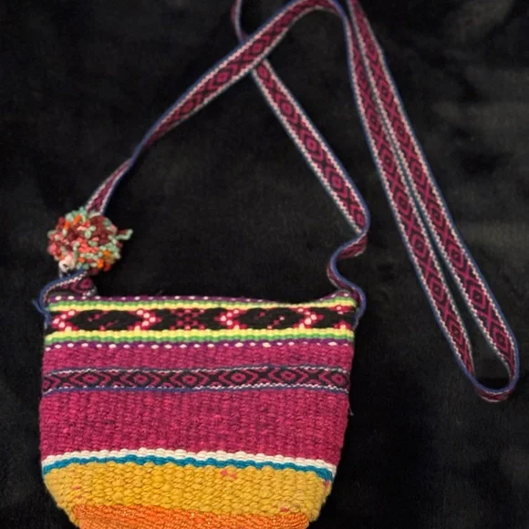 Colorful Woven Crossbody Bag - Picture 4 of 4